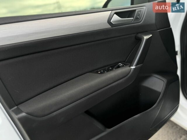 Білий Фольксваген Туран, об'ємом двигуна 2 л та пробігом 206 тис. км за 15300 $, фото 13 на Automoto.ua