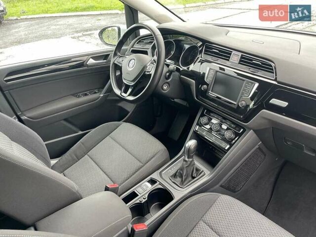 Белый Фольксваген Туран, объемом двигателя 1.4 л и пробегом 159 тыс. км за 15700 $, фото 26 на Automoto.ua