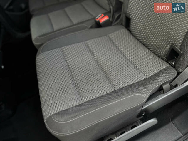 Белый Фольксваген Туран, объемом двигателя 1.97 л и пробегом 199 тыс. км за 15800 $, фото 67 на Automoto.ua