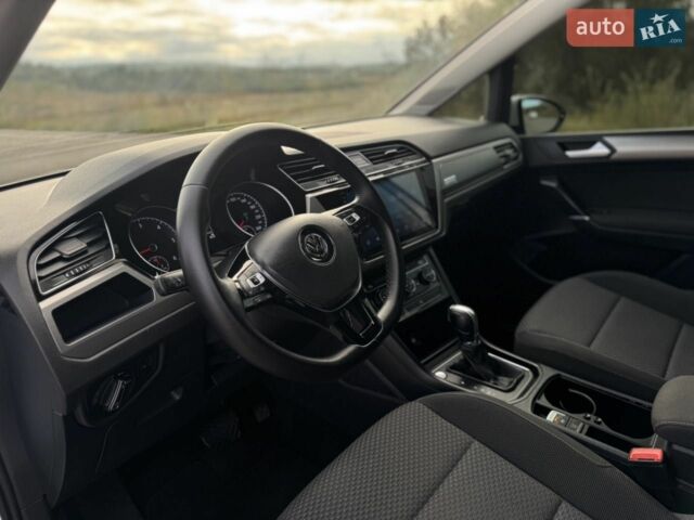 Білий Фольксваген Туран, об'ємом двигуна 2 л та пробігом 206 тис. км за 15300 $, фото 11 на Automoto.ua