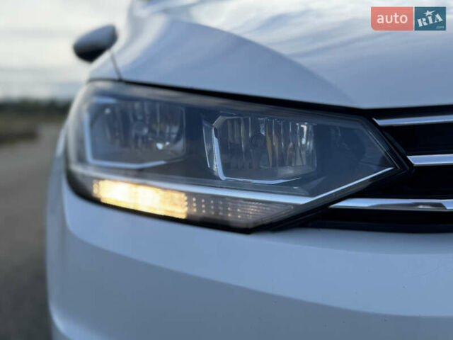 Белый Фольксваген Туран, объемом двигателя 1.97 л и пробегом 199 тыс. км за 15800 $, фото 17 на Automoto.ua