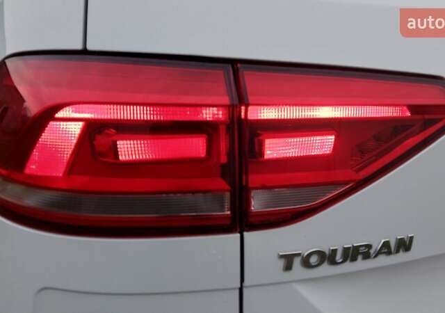 Белый Фольксваген Туран, объемом двигателя 1.97 л и пробегом 313 тыс. км за 13499 $, фото 41 на Automoto.ua