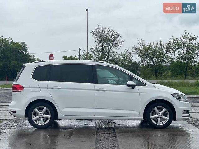Белый Фольксваген Туран, объемом двигателя 1.4 л и пробегом 159 тыс. км за 15700 $, фото 10 на Automoto.ua