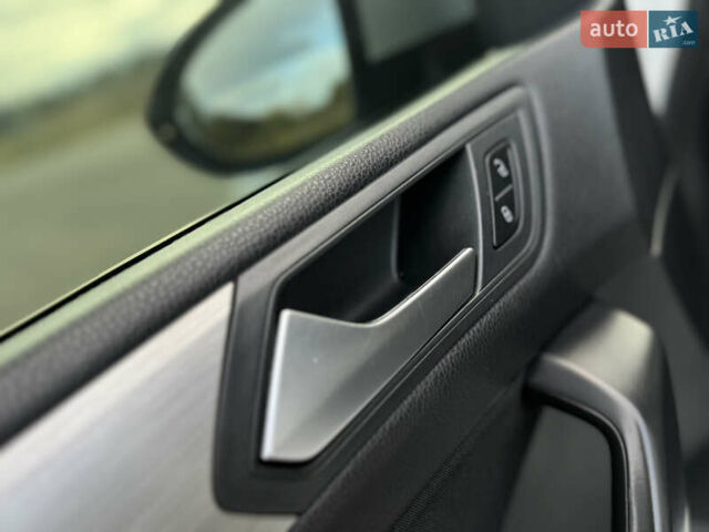 Белый Фольксваген Туран, объемом двигателя 1.97 л и пробегом 199 тыс. км за 15800 $, фото 36 на Automoto.ua