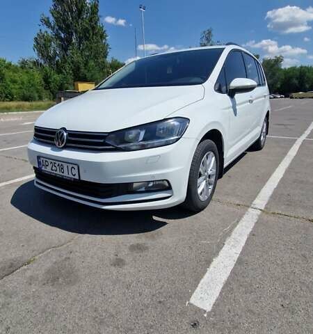 Белый Фольксваген Туран, объемом двигателя 1.97 л и пробегом 240 тыс. км за 16300 $, фото 41 на Automoto.ua