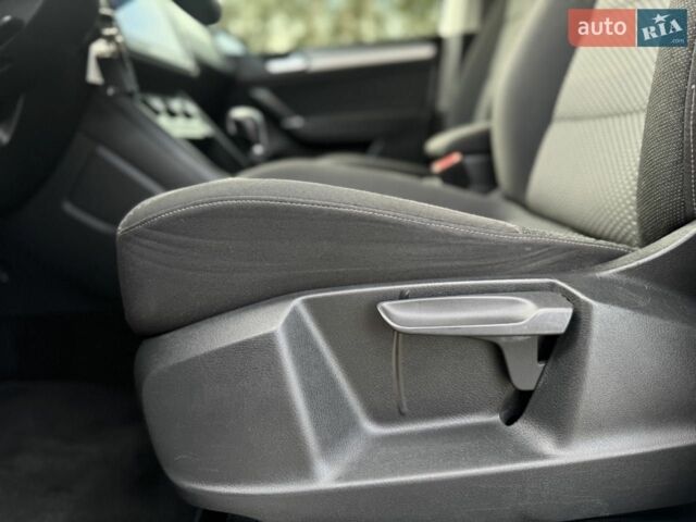 Білий Фольксваген Туран, об'ємом двигуна 2 л та пробігом 206 тис. км за 15300 $, фото 15 на Automoto.ua