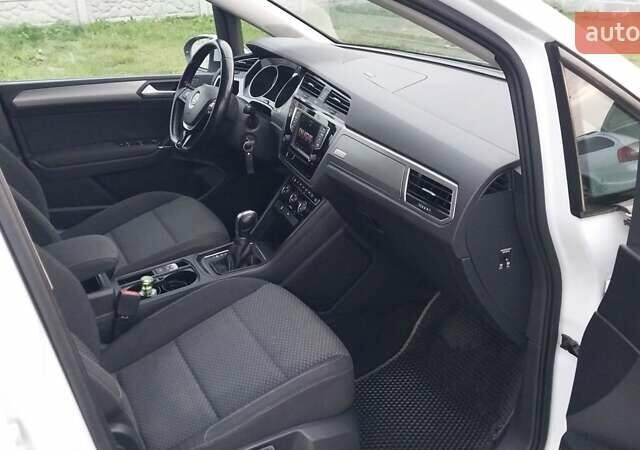 Белый Фольксваген Туран, объемом двигателя 1.97 л и пробегом 313 тыс. км за 13499 $, фото 17 на Automoto.ua