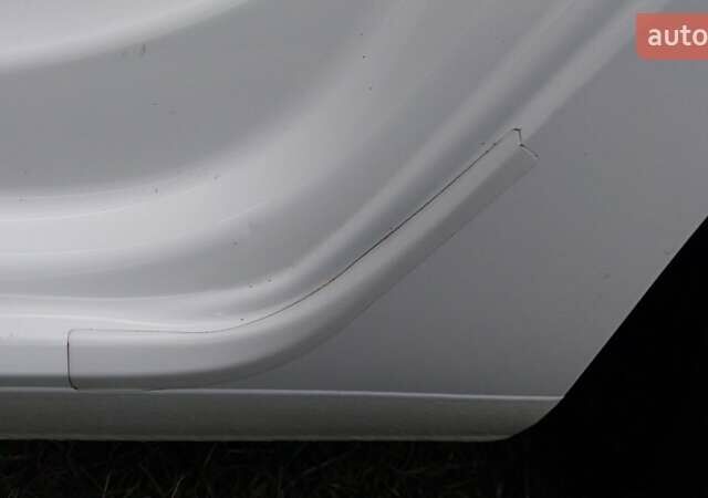 Белый Фольксваген Туран, объемом двигателя 1.97 л и пробегом 313 тыс. км за 13999 $, фото 37 на Automoto.ua