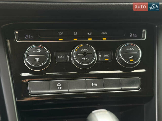 Белый Фольксваген Туран, объемом двигателя 1.97 л и пробегом 199 тыс. км за 15800 $, фото 45 на Automoto.ua