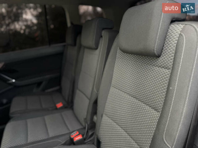 Белый Фольксваген Туран, объемом двигателя 1.97 л и пробегом 199 тыс. км за 15800 $, фото 66 на Automoto.ua