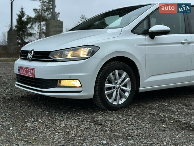 Белый Фольксваген Туран, объемом двигателя 1.6 л и пробегом 252 тыс. км за 14000 $, фото 19 на Automoto.ua