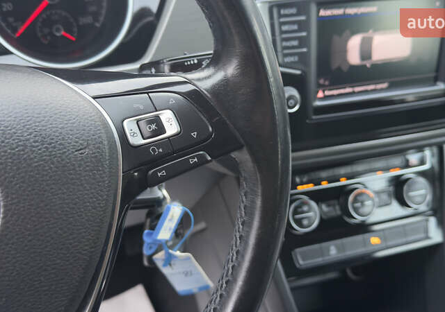 Белый Фольксваген Туран, объемом двигателя 1.97 л и пробегом 232 тыс. км за 16600 $, фото 37 на Automoto.ua