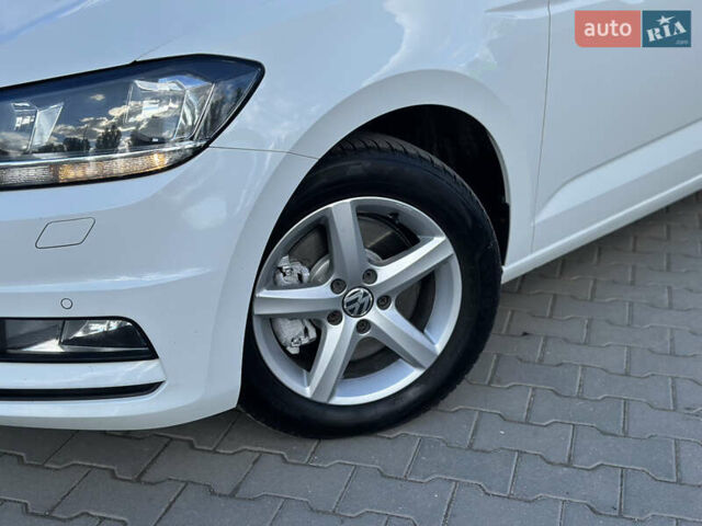 Фольксваген Туран 2017 у Хмельницькому на Automoto.ua Білий Фольксваген Туран, об'ємом двигуна 1.6 л та пробігом 189 тис. км за 15550 $, фото 17 на Automoto.ua