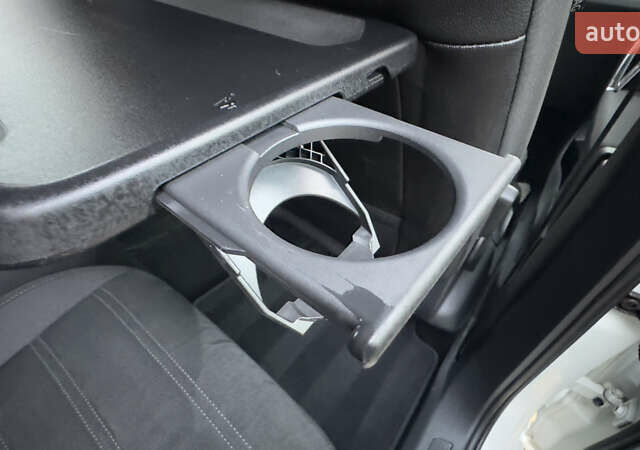 Белый Фольксваген Туран, объемом двигателя 1.97 л и пробегом 232 тыс. км за 16600 $, фото 52 на Automoto.ua