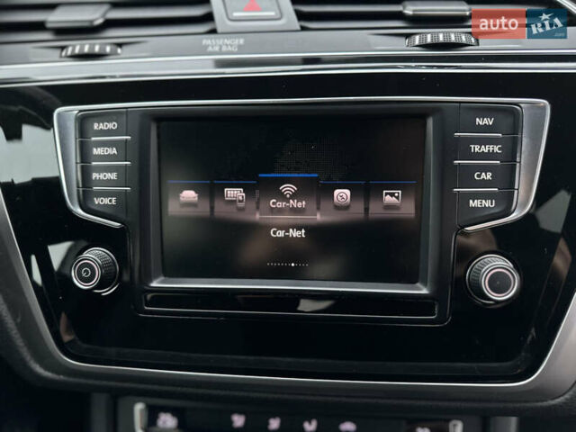 Белый Фольксваген Туран, объемом двигателя 1.6 л и пробегом 252 тыс. км за 14000 $, фото 46 на Automoto.ua