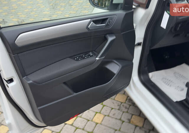 Белый Фольксваген Туран, объемом двигателя 1.97 л и пробегом 232 тыс. км за 16600 $, фото 40 на Automoto.ua