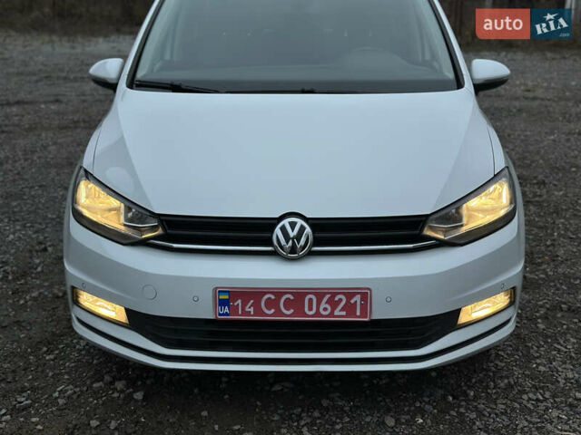 Белый Фольксваген Туран, объемом двигателя 1.6 л и пробегом 252 тыс. км за 14000 $, фото 18 на Automoto.ua