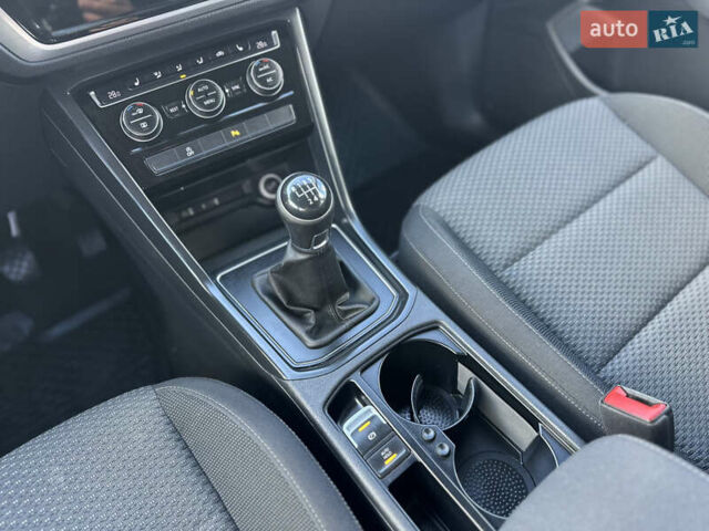 Фольксваген Туран 2017 у Хмельницькому на Automoto.ua Білий Фольксваген Туран, об'ємом двигуна 1.6 л та пробігом 189 тис. км за 15550 $, фото 24 на Automoto.ua