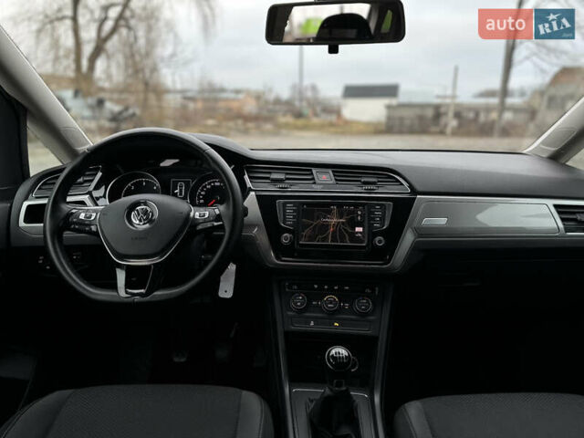 Белый Фольксваген Туран, объемом двигателя 1.6 л и пробегом 252 тыс. км за 14000 $, фото 42 на Automoto.ua