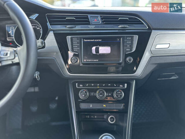 Белый Фольксваген Туран, объемом двигателя 1.6 л и пробегом 189 тыс. км за 15999 $, фото 24 на Automoto.ua