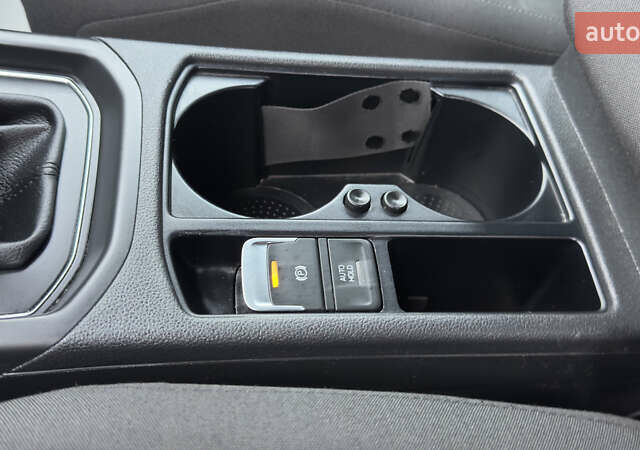 Белый Фольксваген Туран, объемом двигателя 1.97 л и пробегом 232 тыс. км за 16600 $, фото 35 на Automoto.ua