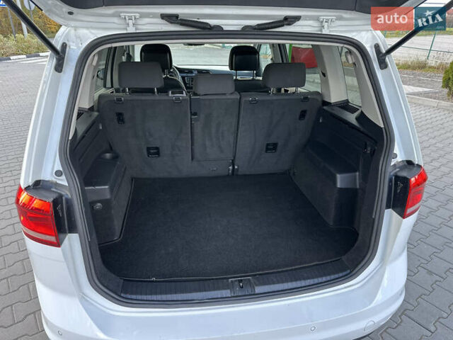 Белый Фольксваген Туран, объемом двигателя 1.6 л и пробегом 189 тыс. км за 15999 $, фото 49 на Automoto.ua