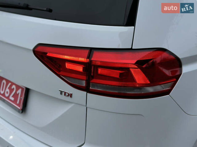 Белый Фольксваген Туран, объемом двигателя 1.6 л и пробегом 252 тыс. км за 14000 $, фото 16 на Automoto.ua