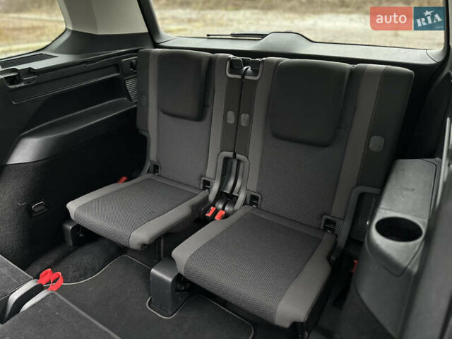 Белый Фольксваген Туран, объемом двигателя 1.6 л и пробегом 252 тыс. км за 14000 $, фото 59 на Automoto.ua