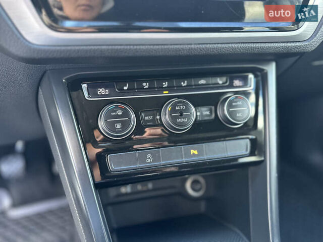 Фольксваген Туран 2017 у Хмельницькому на Automoto.ua Білий Фольксваген Туран, об'ємом двигуна 1.6 л та пробігом 189 тис. км за 15550 $, фото 40 на Automoto.ua