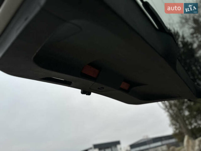 Белый Фольксваген Туран, объемом двигателя 1.6 л и пробегом 252 тыс. км за 14000 $, фото 61 на Automoto.ua