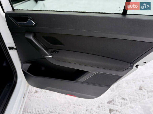 Білий Фольксваген Туран, об'ємом двигуна 1.6 л та пробігом 194 тис. км за 16400 $, фото 17 на Automoto.ua