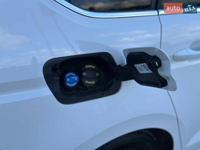 Фольксваген Туран 2017 у Хмельницькому на Automoto.ua Білий Фольксваген Туран, об'ємом двигуна 1.6 л та пробігом 189 тис. км за 15550 $, фото 60 на Automoto.ua