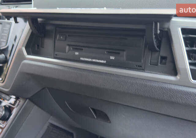 Белый Фольксваген Туран, объемом двигателя 1.97 л и пробегом 232 тыс. км за 16600 $, фото 59 на Automoto.ua