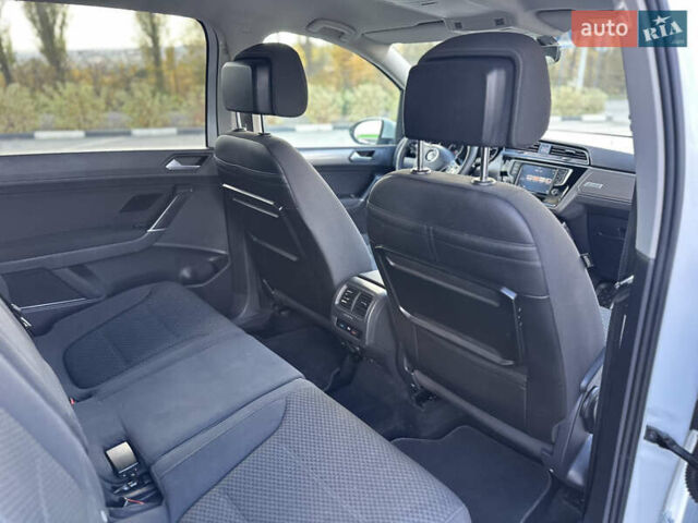 Фольксваген Туран 2017 у Хмельницькому на Automoto.ua Білий Фольксваген Туран, об'ємом двигуна 1.6 л та пробігом 189 тис. км за 15550 $, фото 29 на Automoto.ua