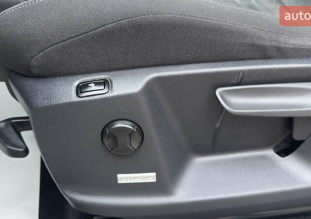 Белый Фольксваген Туран, объемом двигателя 1.97 л и пробегом 232 тыс. км за 16600 $, фото 34 на Automoto.ua