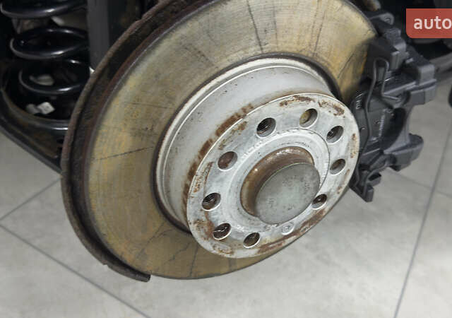 Белый Фольксваген Туран, объемом двигателя 1.97 л и пробегом 232 тыс. км за 16600 $, фото 31 на Automoto.ua