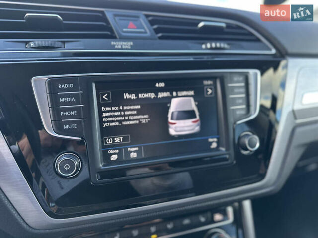 Фольксваген Туран 2017 у Хмельницькому на Automoto.ua Білий Фольксваген Туран, об'ємом двигуна 1.6 л та пробігом 189 тис. км за 15550 $, фото 47 на Automoto.ua