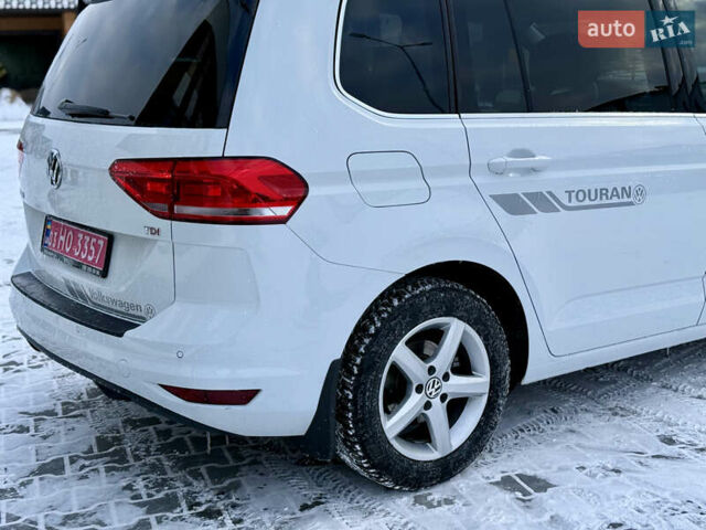 Білий Фольксваген Туран, об'ємом двигуна 1.6 л та пробігом 194 тис. км за 16400 $, фото 8 на Automoto.ua