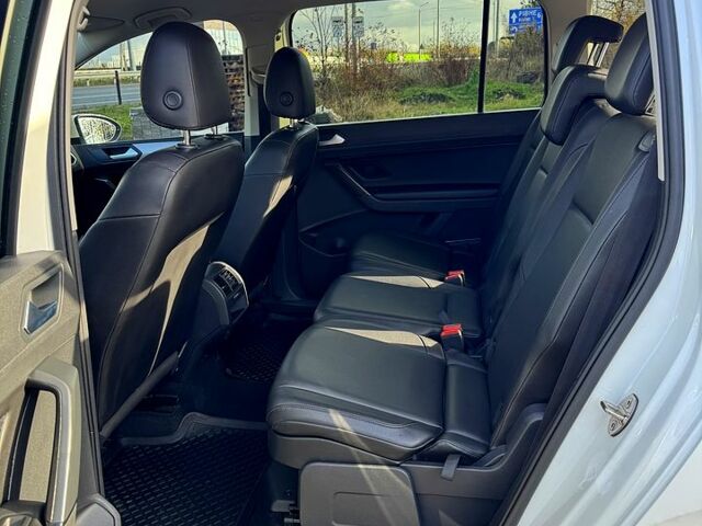 Білий Фольксваген Туран, об'ємом двигуна 2 л та пробігом 187 тис. км за 15500 $, фото 5 на Automoto.ua