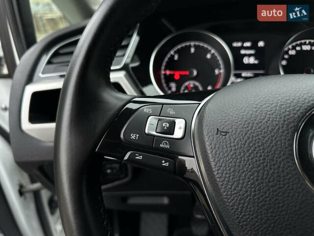 Белый Фольксваген Туран, объемом двигателя 1.6 л и пробегом 252 тыс. км за 14000 $, фото 33 на Automoto.ua