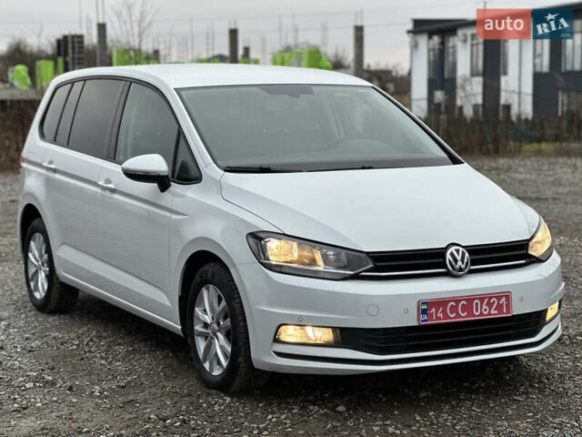 Белый Фольксваген Туран, объемом двигателя 1.6 л и пробегом 252 тыс. км за 14000 $, фото 2 на Automoto.ua