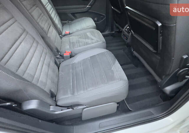 Белый Фольксваген Туран, объемом двигателя 1.97 л и пробегом 232 тыс. км за 16600 $, фото 50 на Automoto.ua