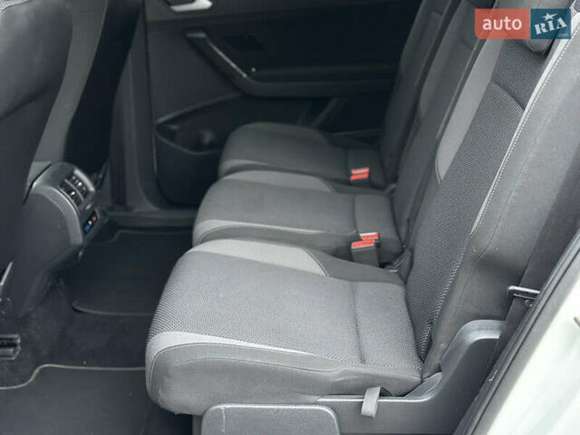 Белый Фольксваген Туран, объемом двигателя 1.6 л и пробегом 252 тыс. км за 14000 $, фото 55 на Automoto.ua