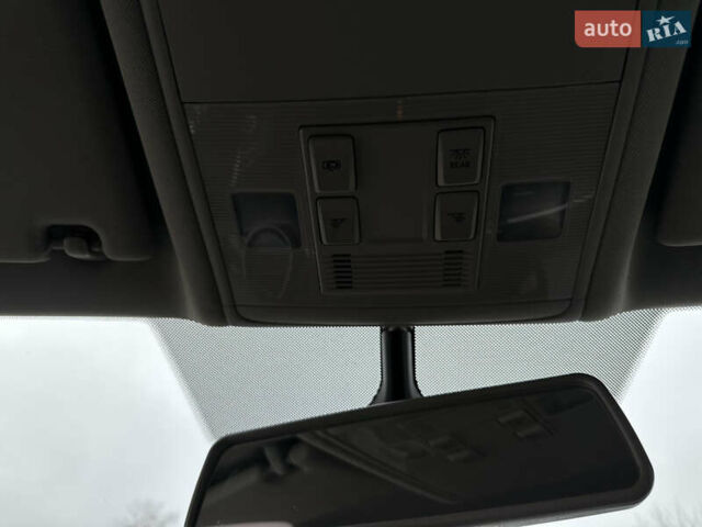 Белый Фольксваген Туран, объемом двигателя 1.6 л и пробегом 252 тыс. км за 14000 $, фото 37 на Automoto.ua