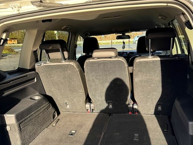 Білий Фольксваген Туран, об'ємом двигуна 2 л та пробігом 187 тис. км за 15500 $, фото 6 на Automoto.ua