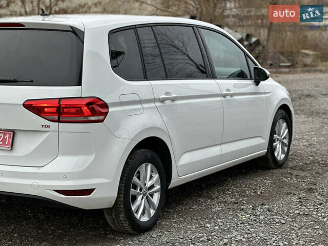 Белый Фольксваген Туран, объемом двигателя 1.6 л и пробегом 252 тыс. км за 14000 $, фото 6 на Automoto.ua