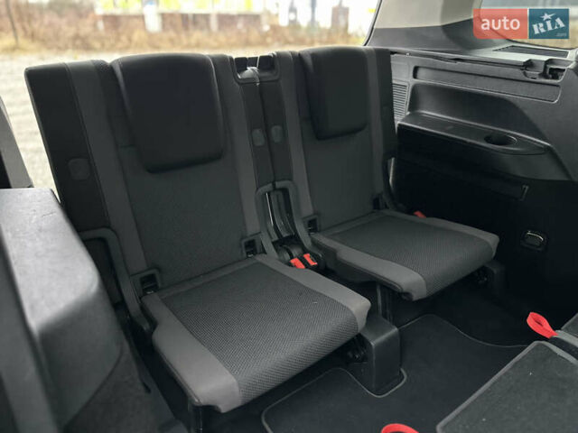 Белый Фольксваген Туран, объемом двигателя 1.6 л и пробегом 252 тыс. км за 14000 $, фото 58 на Automoto.ua