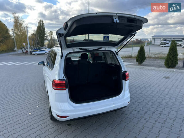 Белый Фольксваген Туран, объемом двигателя 1.6 л и пробегом 189 тыс. км за 15999 $, фото 47 на Automoto.ua