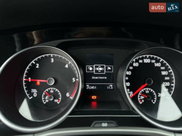 Белый Фольксваген Туран, объемом двигателя 1.6 л и пробегом 252 тыс. км за 14000 $, фото 38 на Automoto.ua