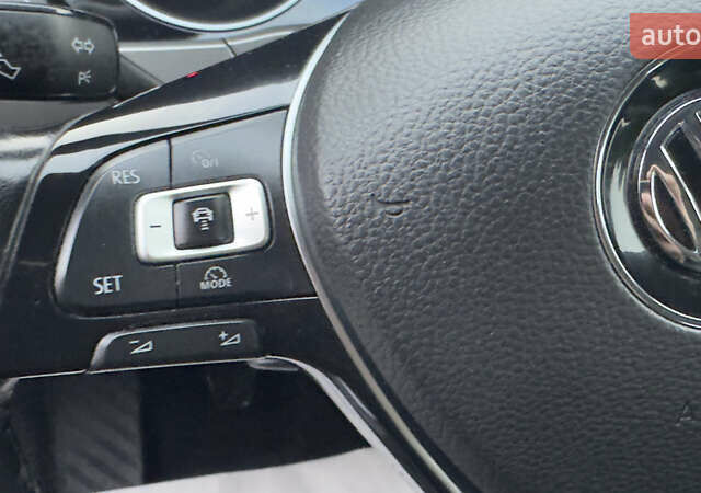 Белый Фольксваген Туран, объемом двигателя 1.97 л и пробегом 232 тыс. км за 16600 $, фото 38 на Automoto.ua